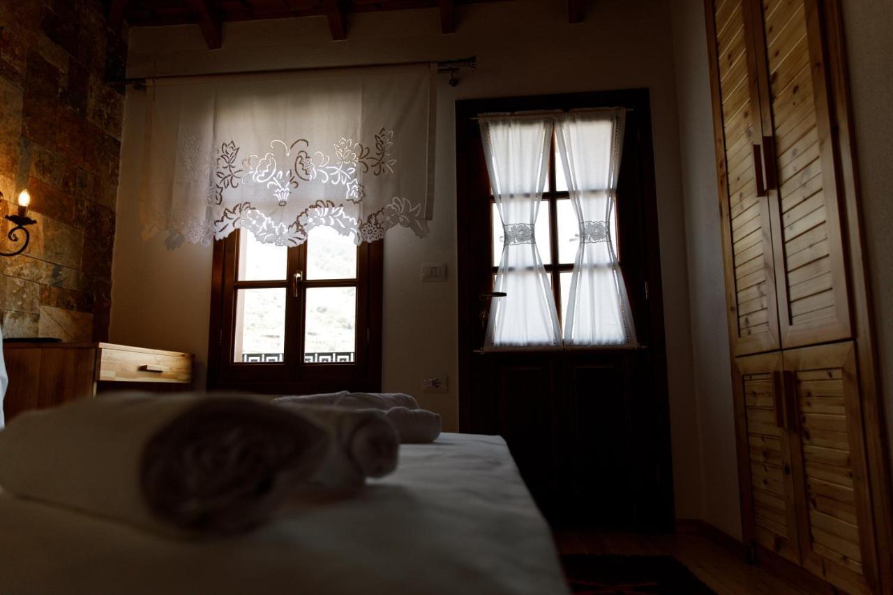 Hotel Sarajet 1821 Gjirokastër Exterior foto