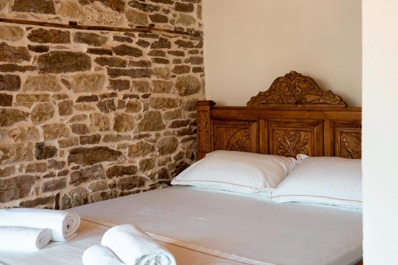 Hotel Sarajet 1821 Gjirokastër Exterior foto